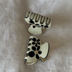 Lisa Says Gah! Hair Clips (pair) - Black and Cream, with Topaz Gems